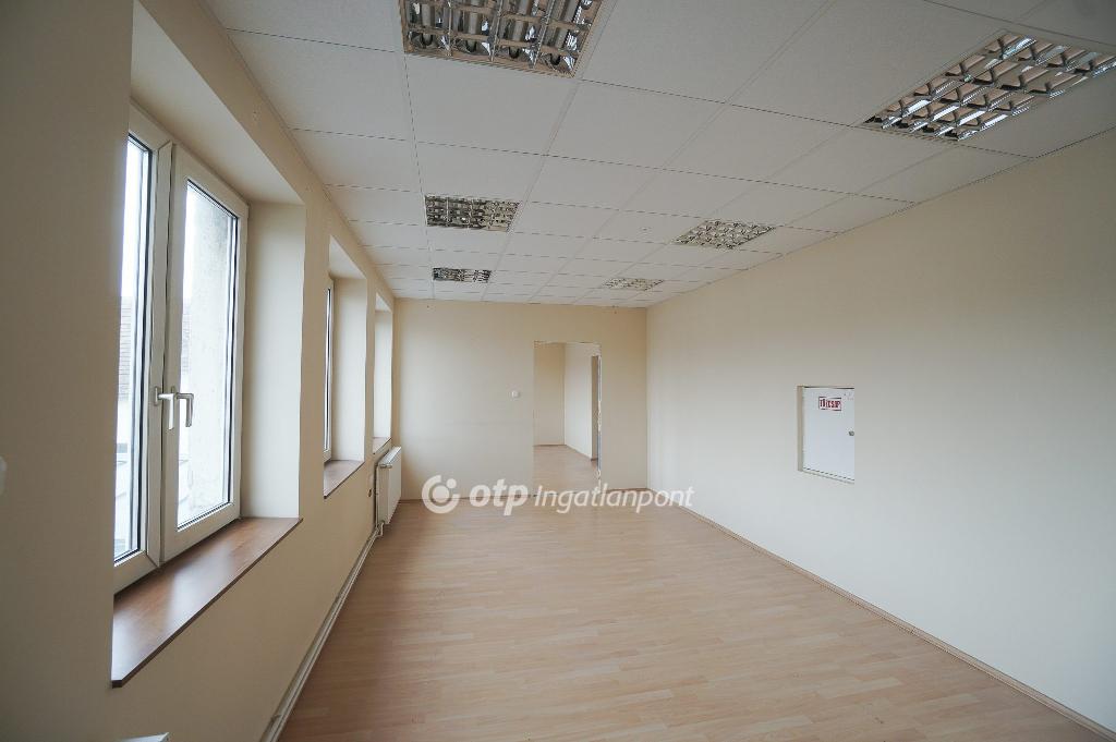 136 nm - AADAT.propertyImage (17)