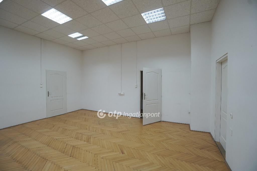 136 nm - AADAT.propertyImage (37)