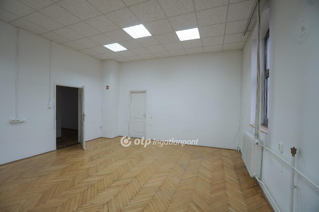 136 nm - AADAT.propertyImage (39)