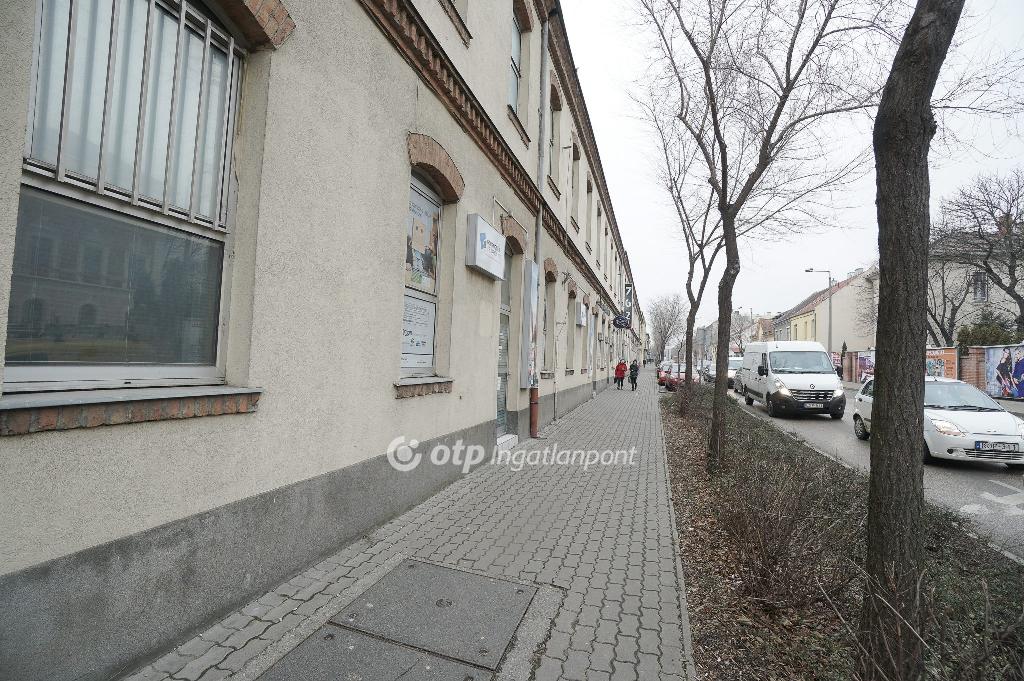 136 nm - AADAT.propertyImage (41)