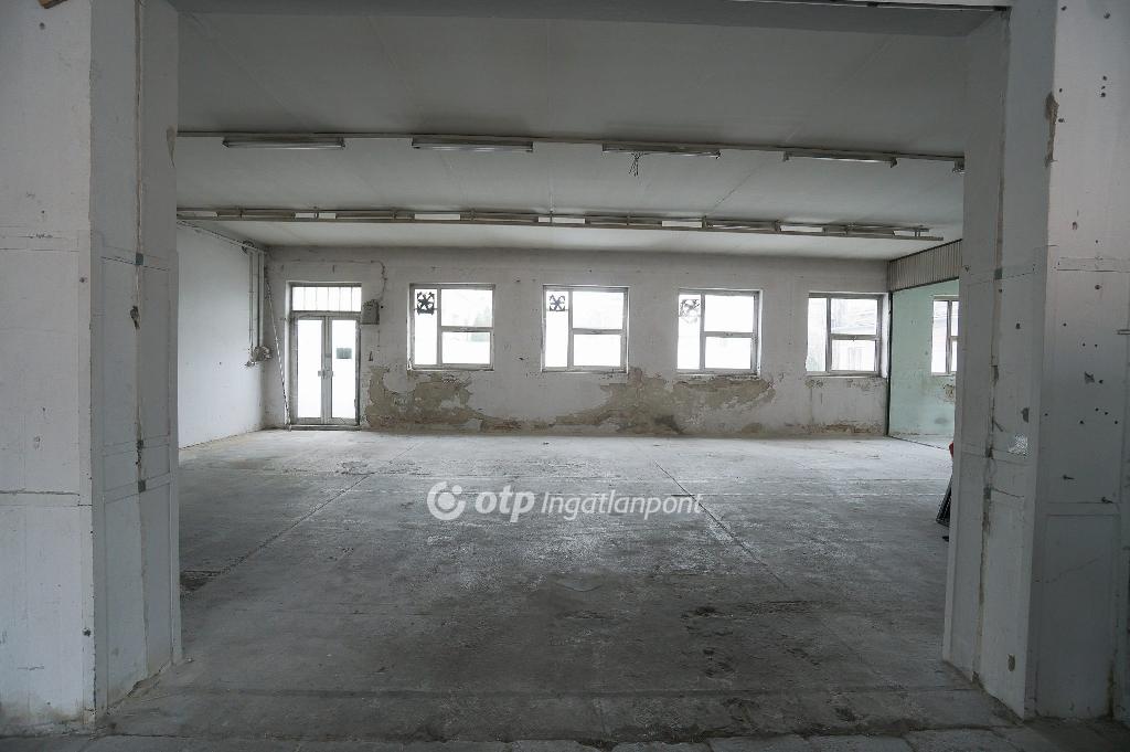 136 nm - AADAT.propertyImage (46)