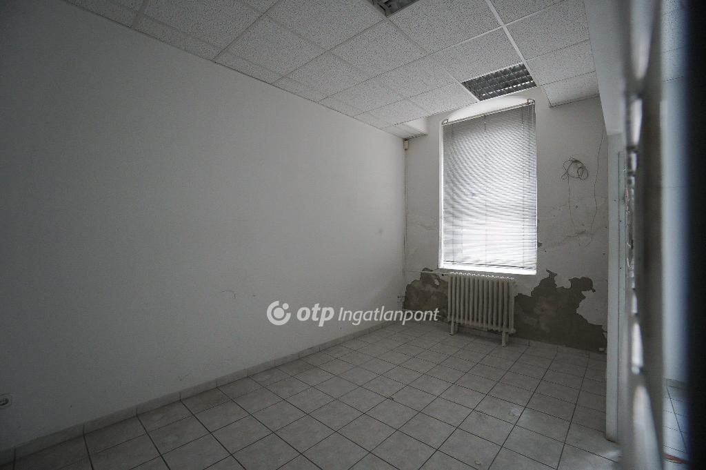 136 nm - AADAT.propertyImage (47)