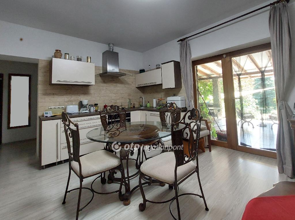 3 Szoba, tégla Építésű, 124 nm - AADAT.propertyImage (11)