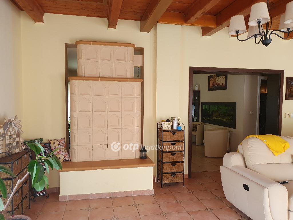 5 Szoba, tégla Építésű, 221 nm - AADAT.propertyImage (1)