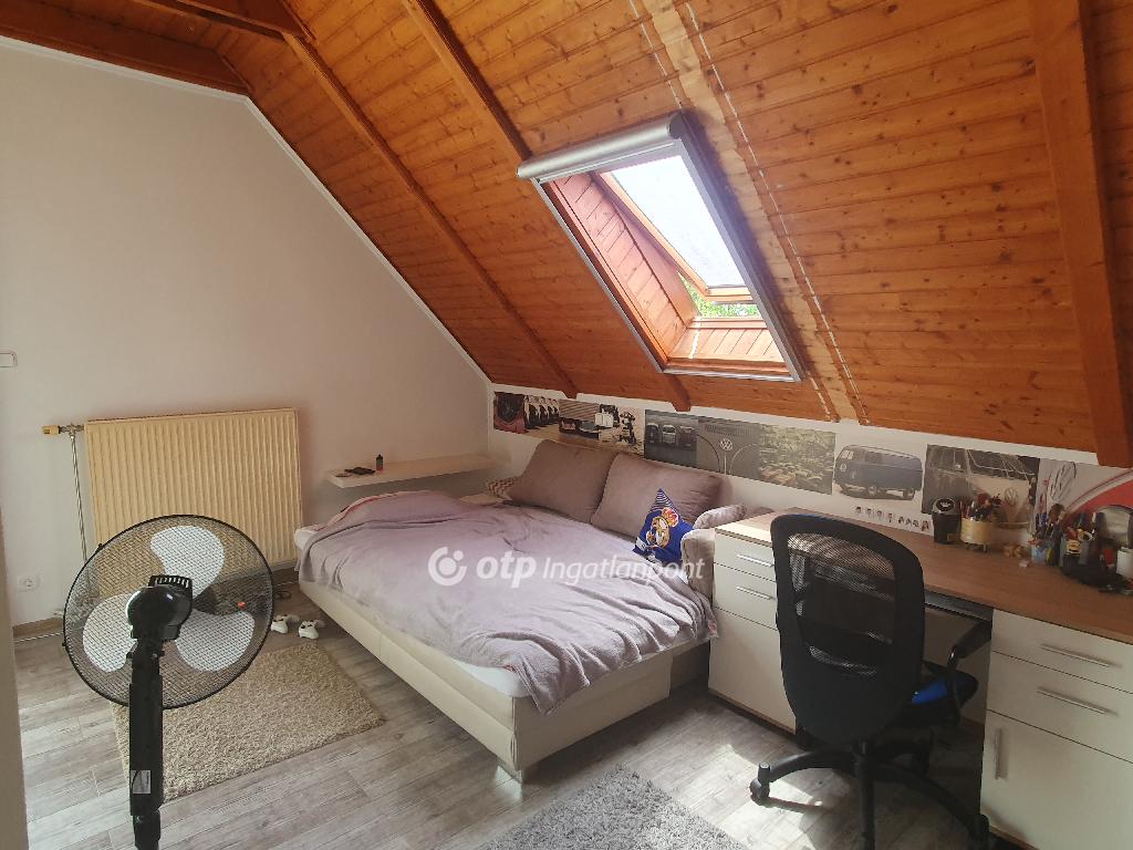 5 Szoba, tégla Építésű, 221 nm - AADAT.propertyImage (23)
