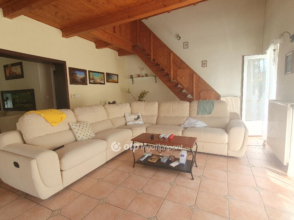 5 Szoba, tégla Építésű, 221 nm - AADAT.propertyImage (26)