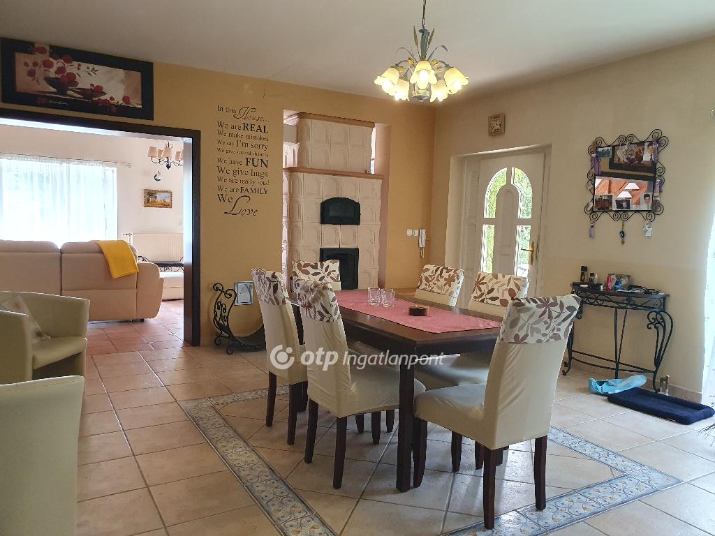 5 Szoba, tégla Építésű, 221 nm - AADAT.propertyImage (17)