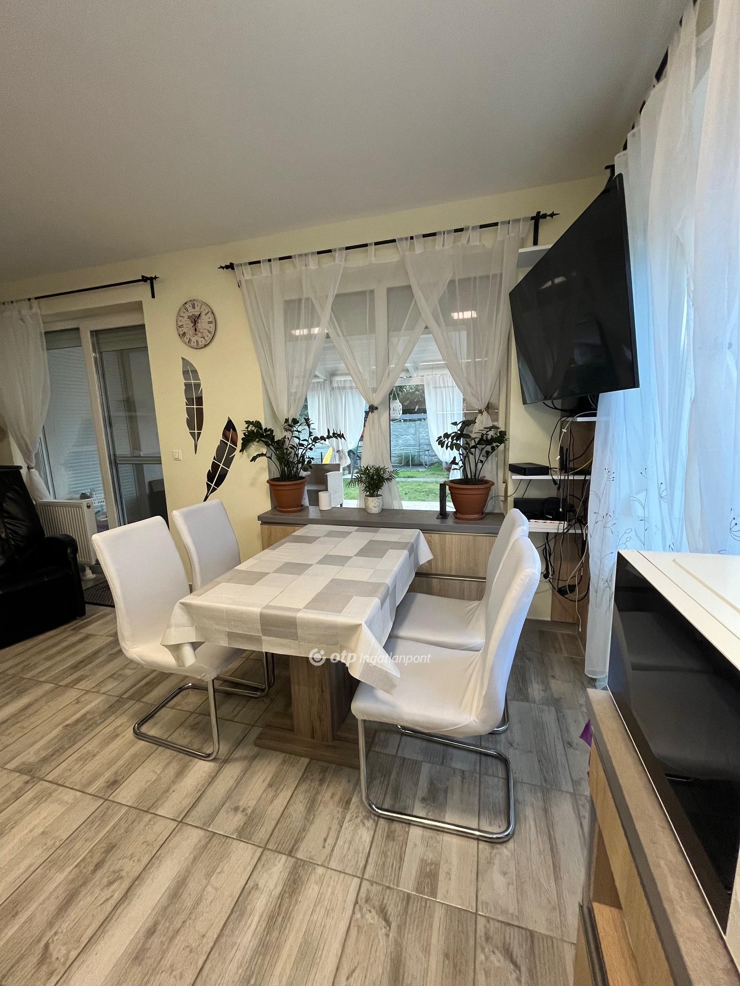 5 Szoba, tégla Építésű, 86 nm - AADAT.propertyImage (13)