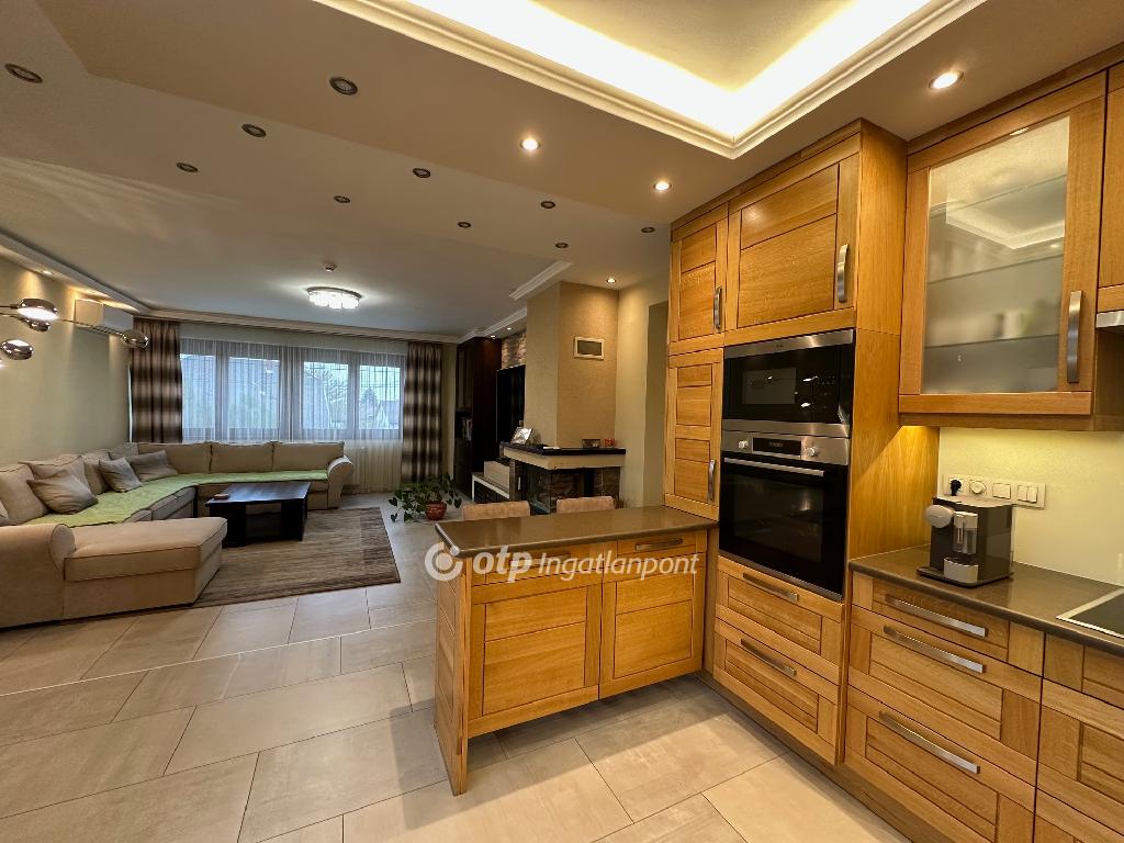 5 Szoba, tégla Építésű, 160 nm - AADAT.propertyImage (1)