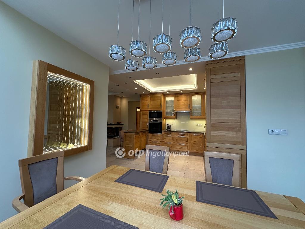 5 Szoba, tégla Építésű, 160 nm - AADAT.propertyImage (3)