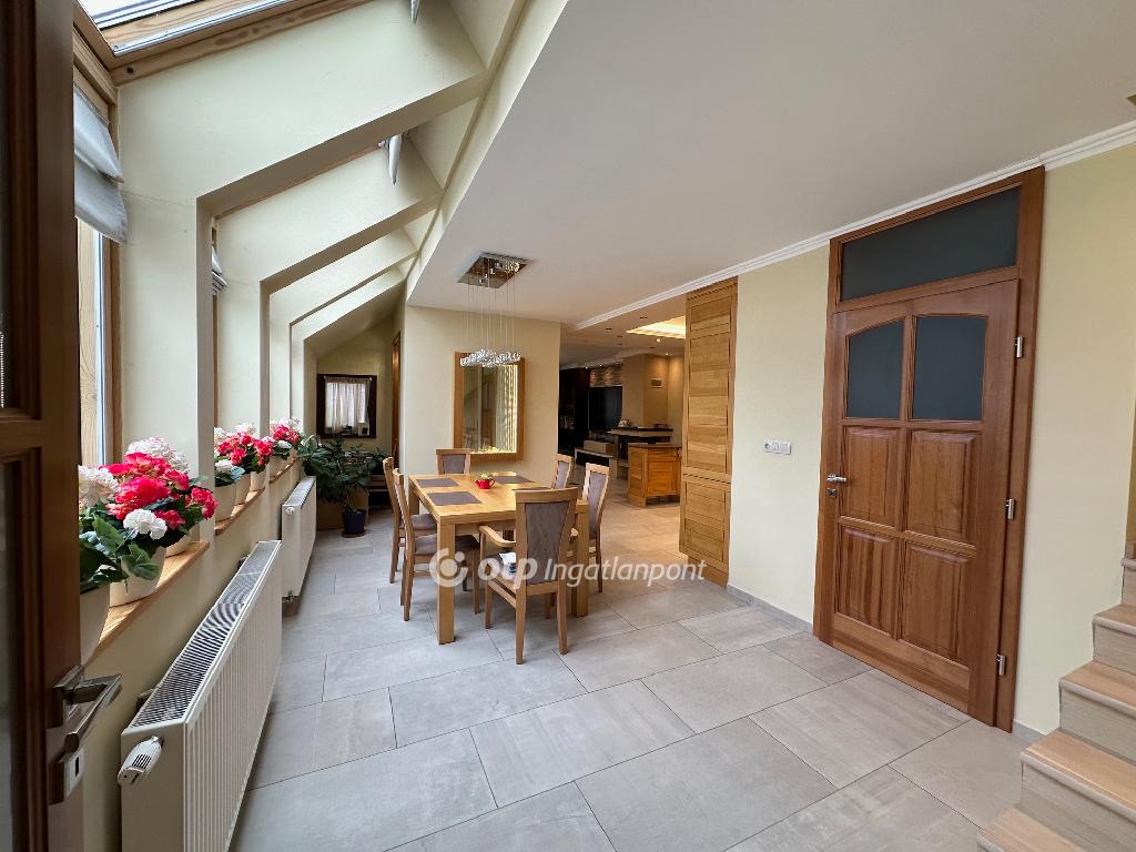 5 Szoba, tégla Építésű, 160 nm - AADAT.propertyImage (4)