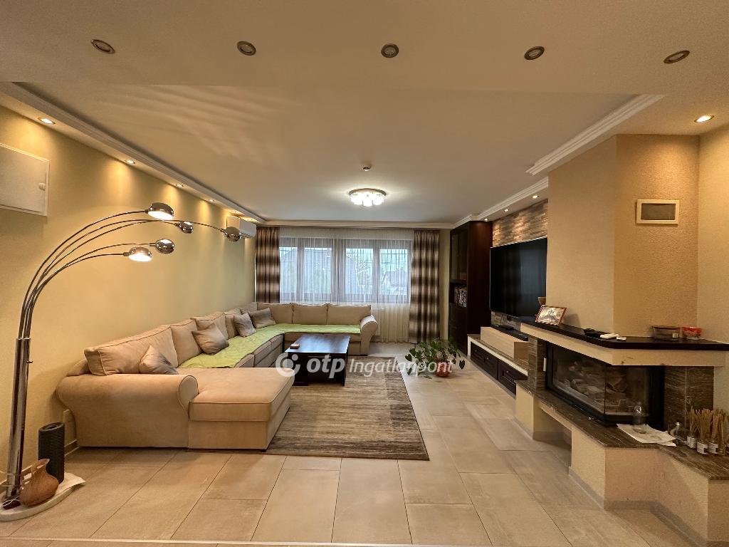 5 Szoba, tégla Építésű, 160 nm - AADAT.propertyImage (7)