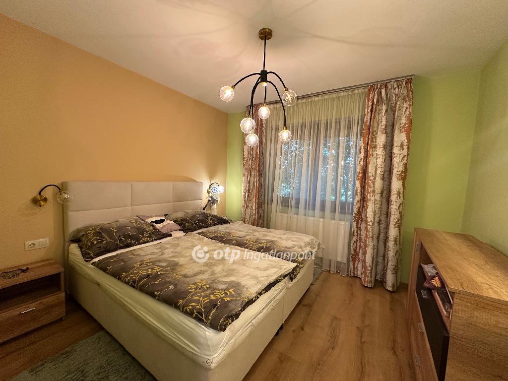 5 Szoba, tégla Építésű, 160 nm - AADAT.propertyImage (10)