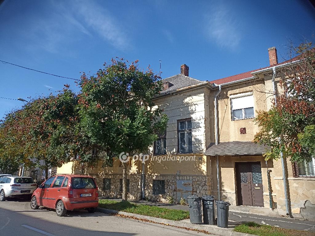 5 Szoba, tégla Építésű, 155 nm - AADAT.propertyImage (1)