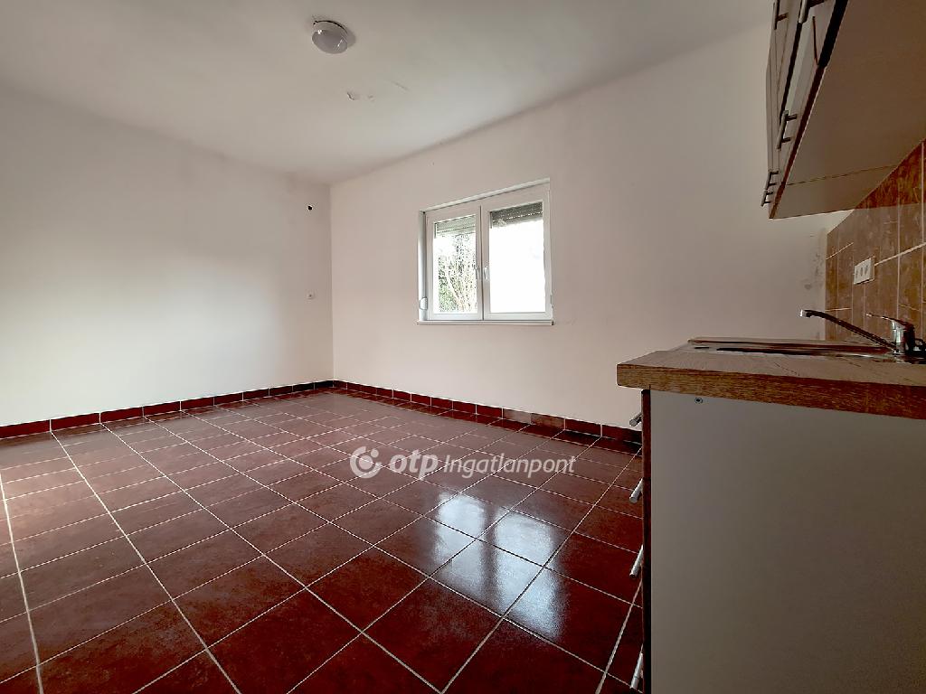 2 Szoba, tégla Építésű, 76 nm - AADAT.propertyImage (3)