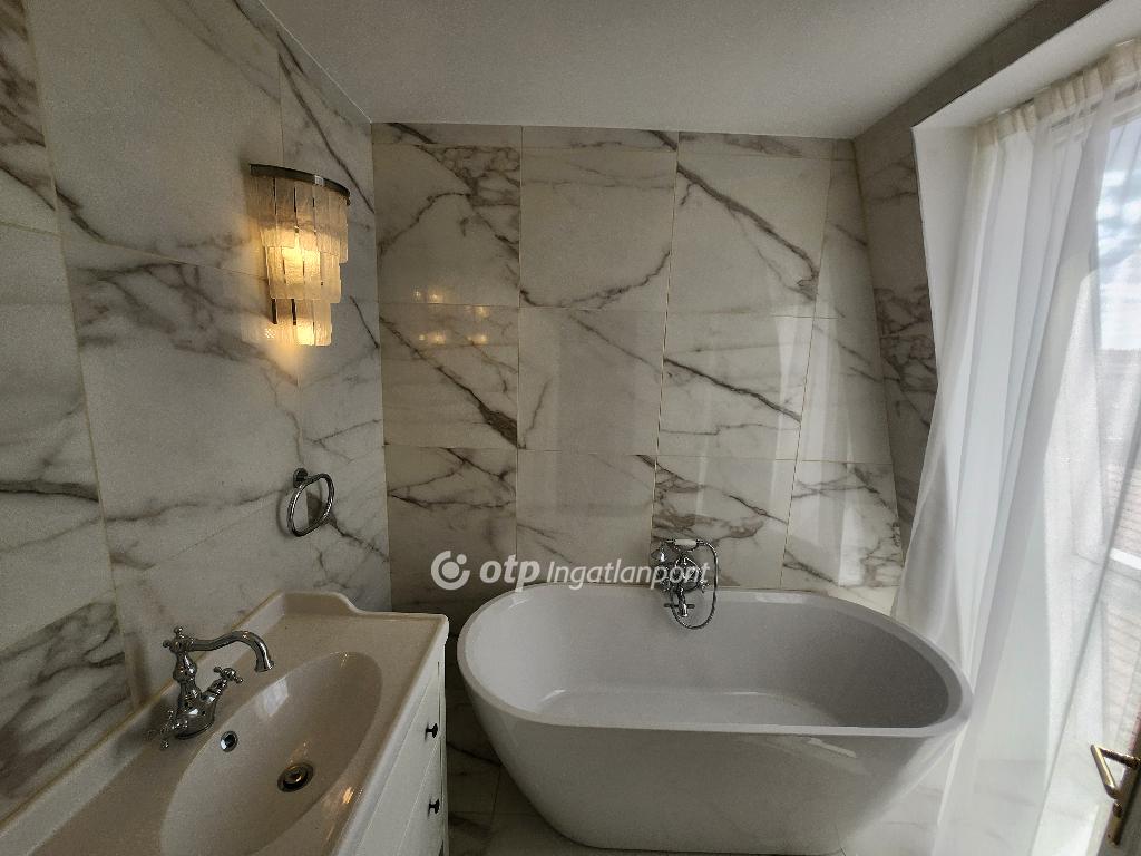 3 Szoba, tégla Építésű, 127.02 nm - AADAT.propertyImage (14)