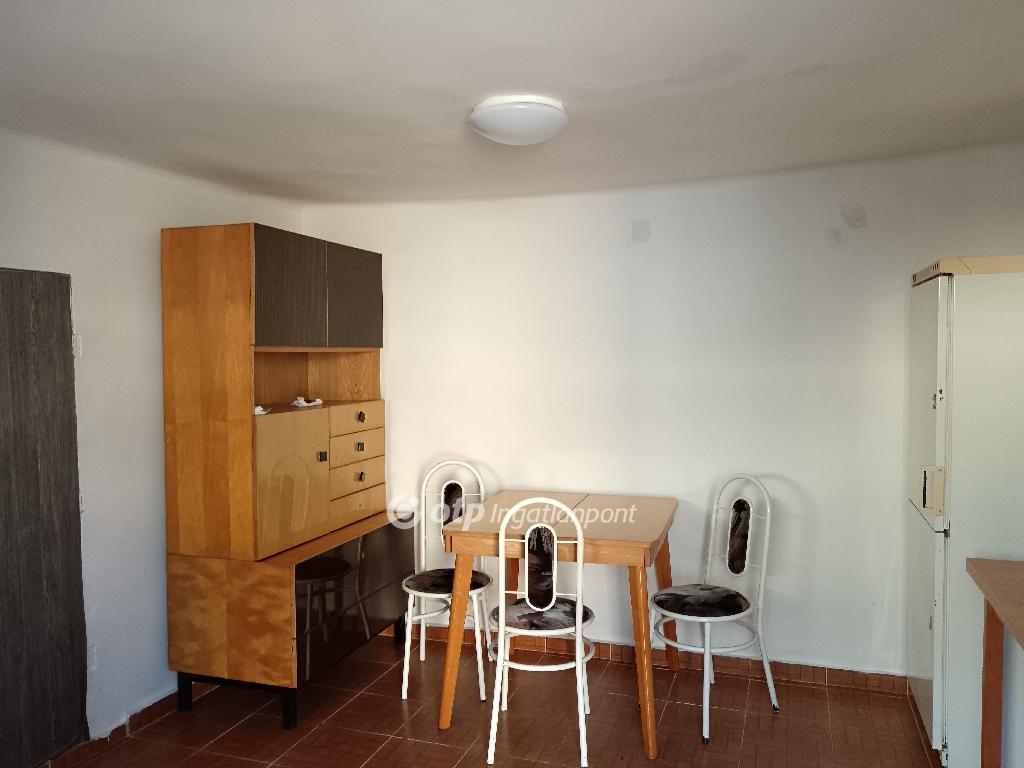 Eladó családi ház, Biri, 9. kép