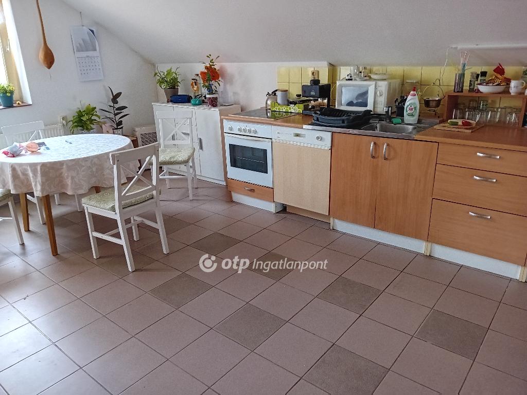 9+2 Szoba, tégla Építésű, 242 nm - AADAT.propertyImage (4)