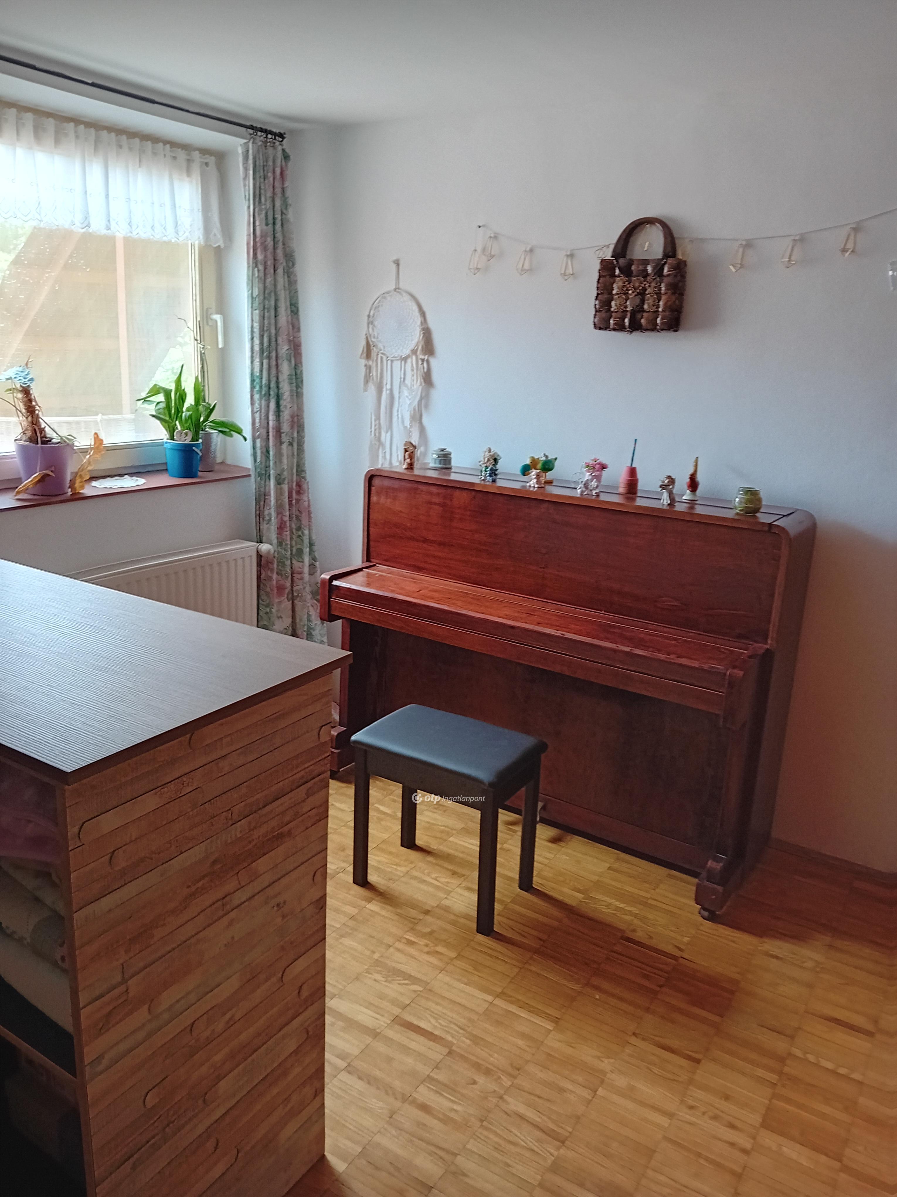9+2 Szoba, tégla Építésű, 242 nm - AADAT.propertyImage (9)