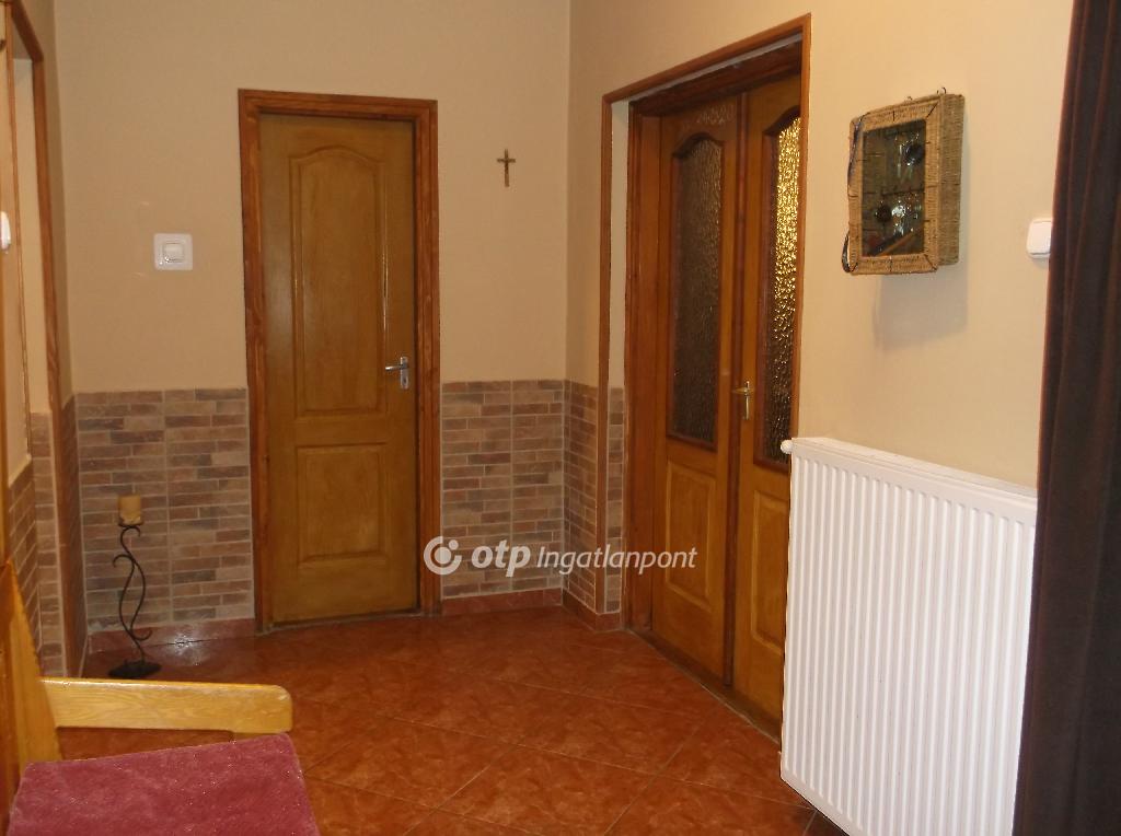 4 Szoba, vegyes falazat, 206 nm - AADAT.propertyImage (27)