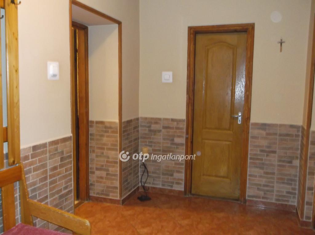 4 Szoba, vegyes falazat, 206 nm - AADAT.propertyImage (10)