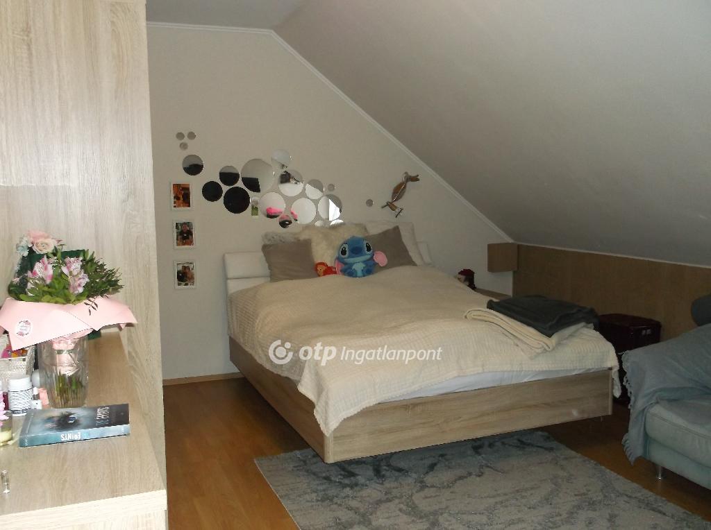 4 Szoba, vegyes falazat, 206 nm - AADAT.propertyImage (20)