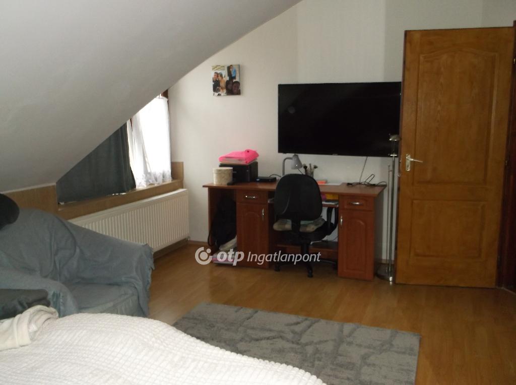 4 Szoba, vegyes falazat, 206 nm - AADAT.propertyImage (19)