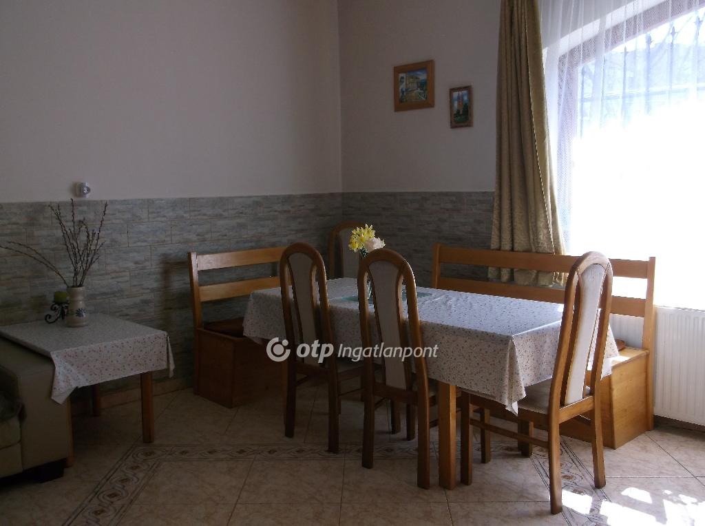 4 Szoba, vegyes falazat, 206 nm - AADAT.propertyImage (15)