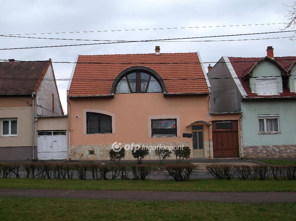 4 Szoba, vegyes falazat, 206 nm - AADAT.propertyImage (1)