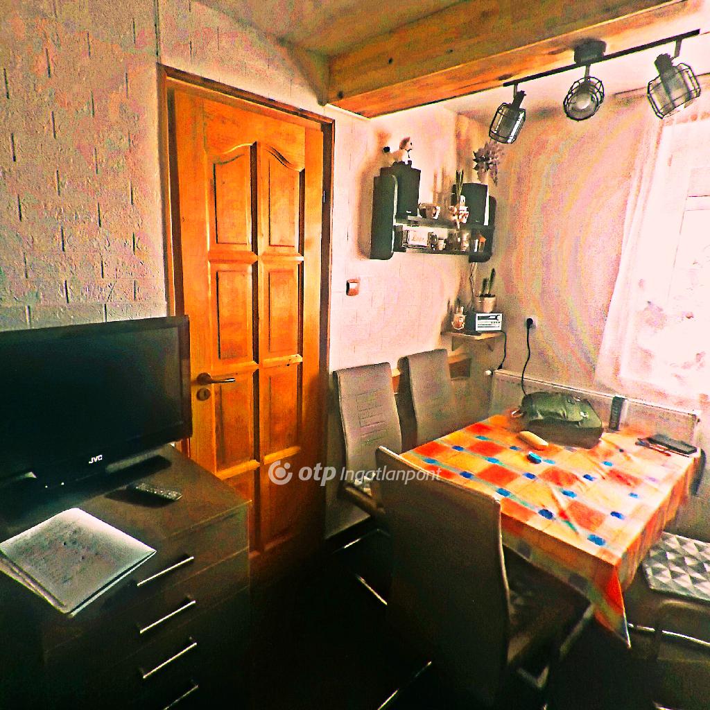 2+1 Szoba, tégla Építésű, 70 nm - AADAT.propertyImage (2)