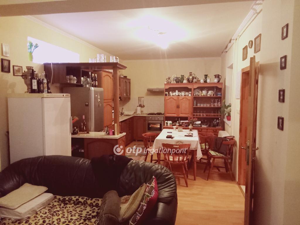 Eladó családi ház, Tarpa, 12. kép