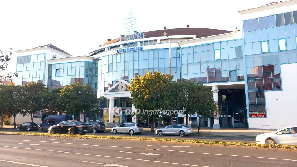 Eladó üzlethelyiség, Nyíregyháza
