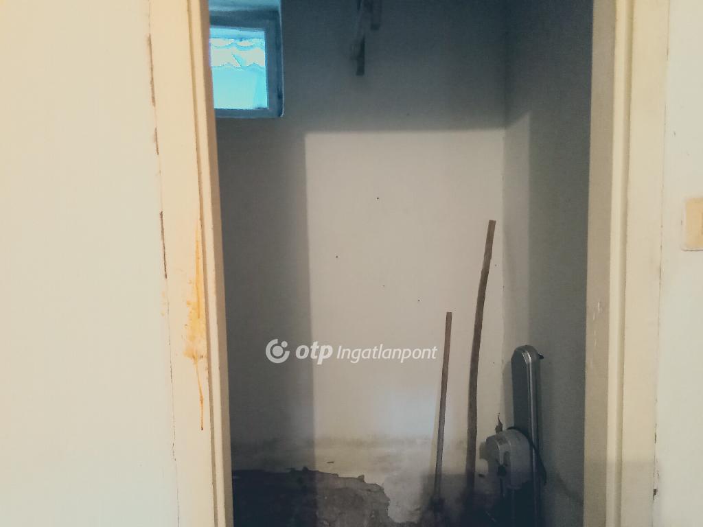 Eladó családi ház, Kömörő, 7. kép