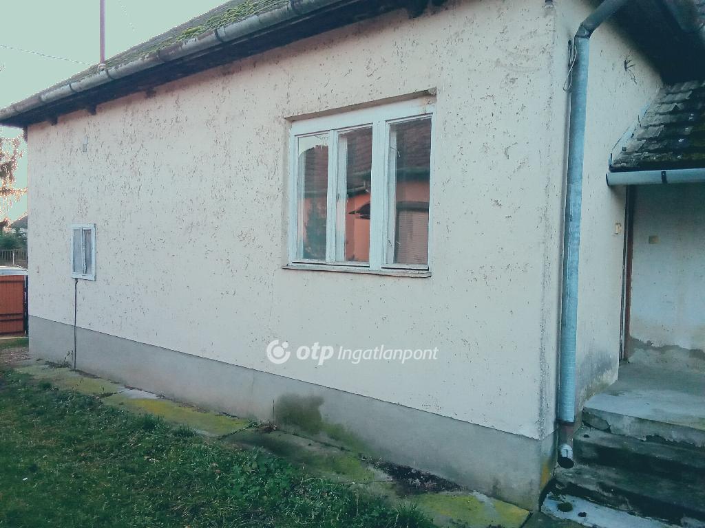 Eladó családi ház, Kömörő, 9. kép