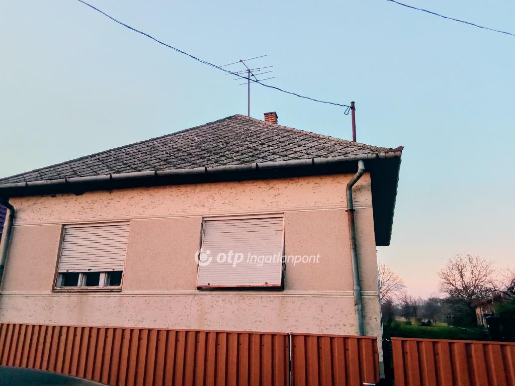 Eladó családi ház, Kömörő, 13. kép