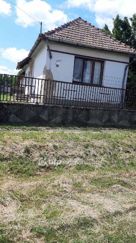 Eladó családi ház, Ököritófülpös