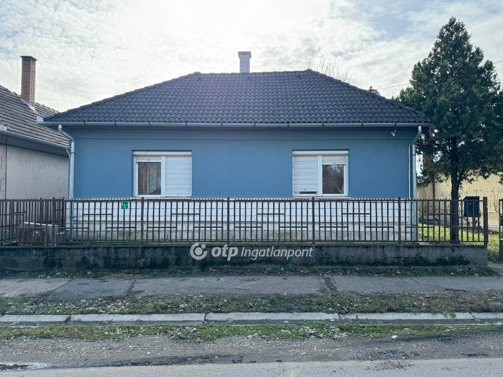 Eladó családi ház, Tiszadada, 2. kép