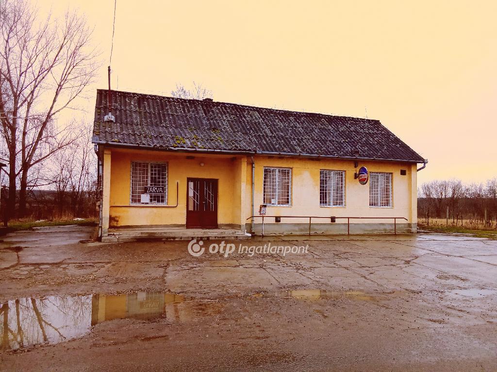 Eladó üzlethelyiség, Kisszekeres