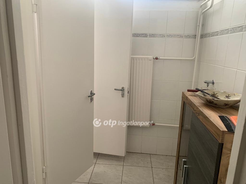 Eladó üzlethelyiség, Tiszavasvári, 3. kép