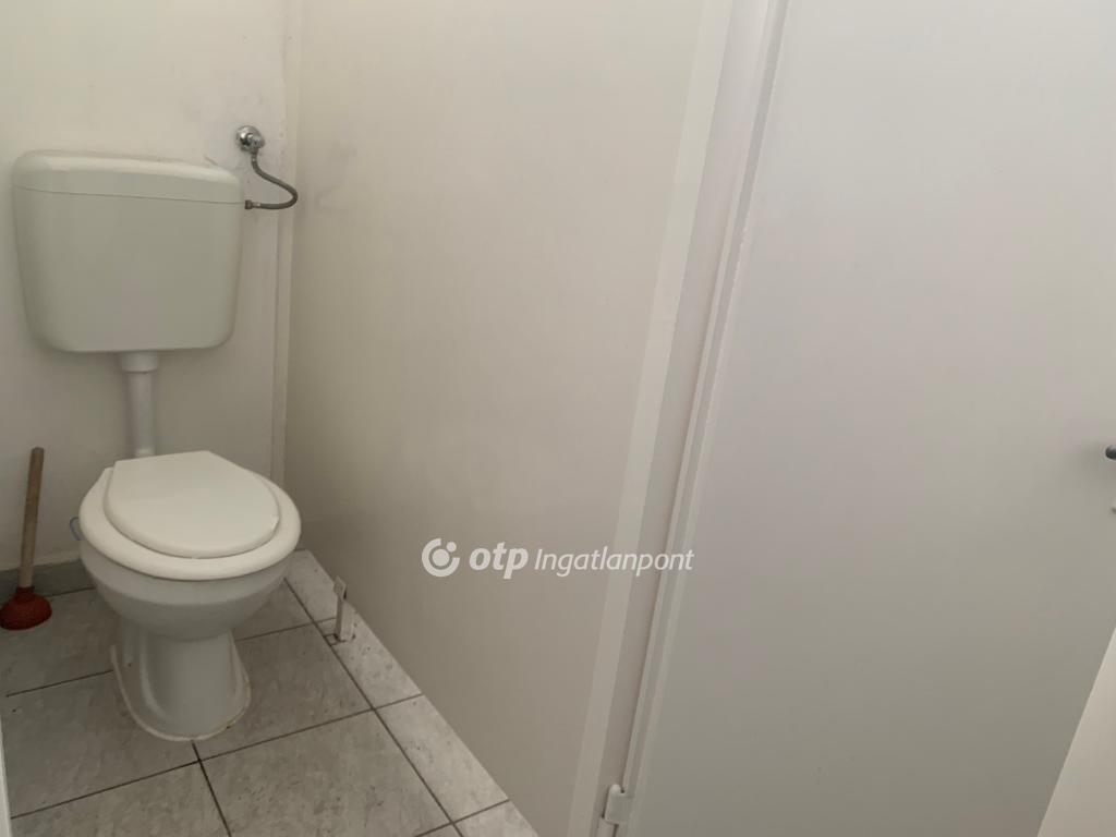 Eladó üzlethelyiség, Tiszavasvári, 8. kép