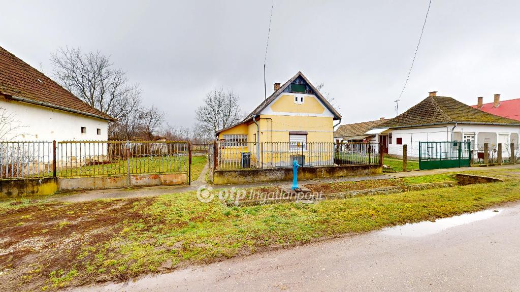 Eladó családi ház, Kölcse, 13. kép