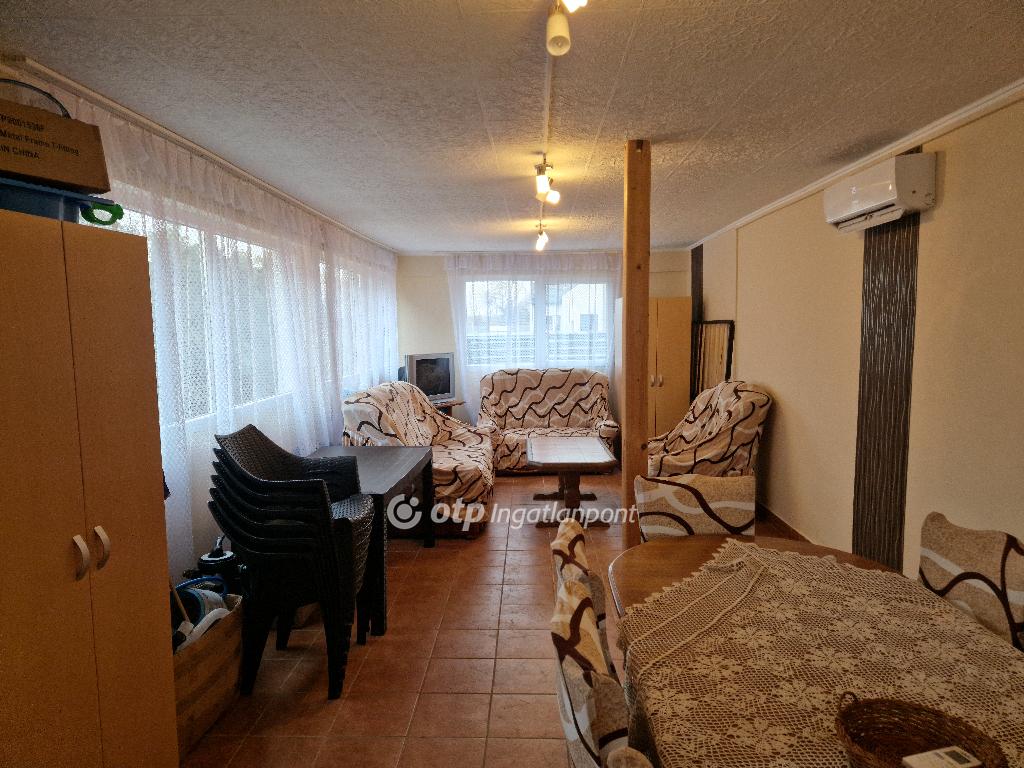 Eladó családi ház, Levelek, 5. kép