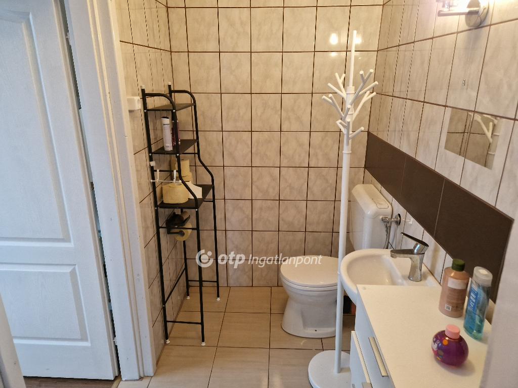 Eladó családi ház, Levelek, 10. kép