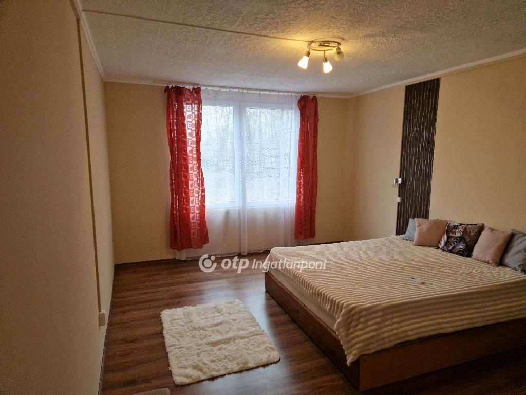 Eladó családi ház, Levelek, 12. kép