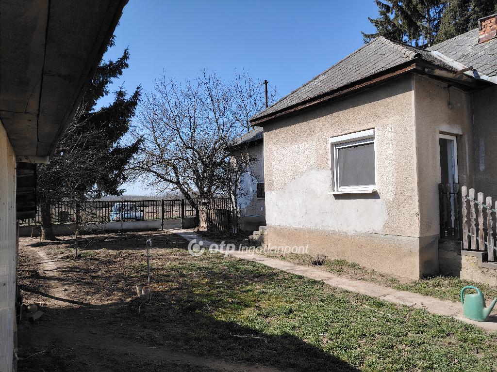 Eladó családi ház, Kisvarsány, 11. kép