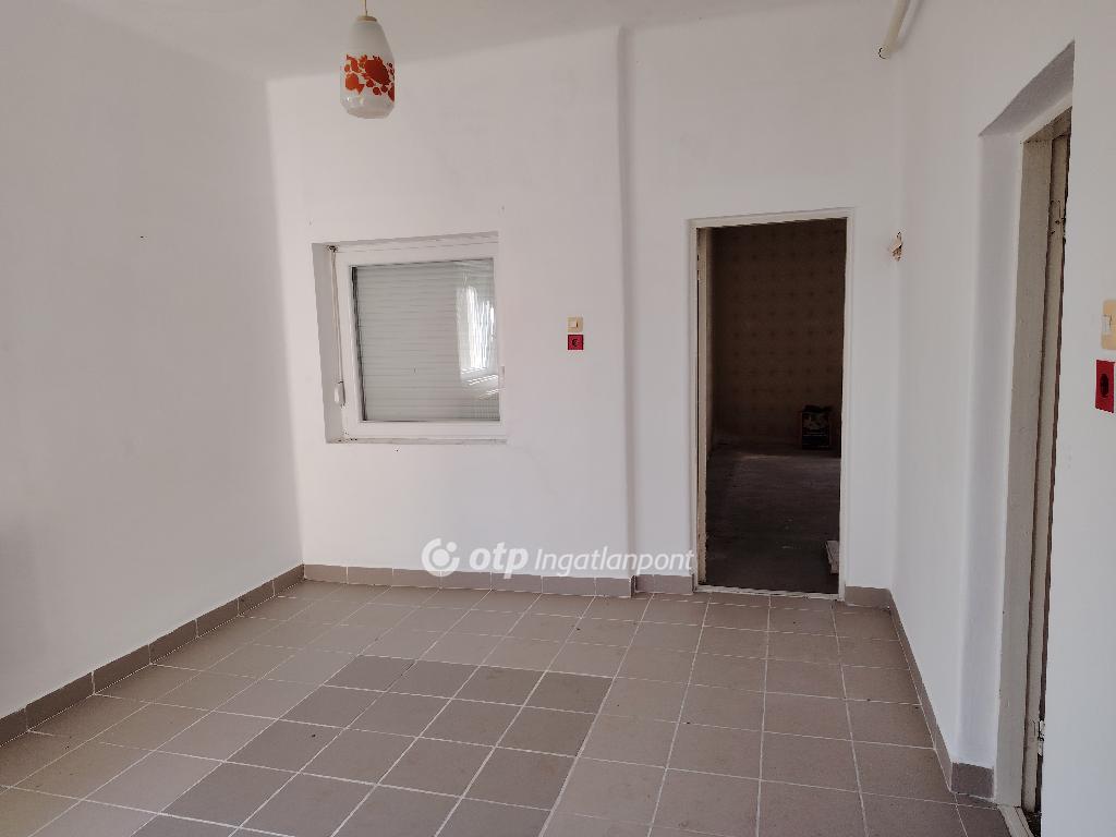 Eladó családi ház, Kisvarsány, 17. kép