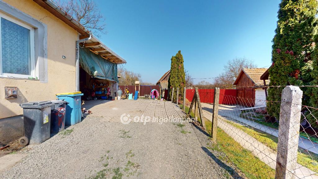 Eladó családi ház, Olcsva, 11. kép