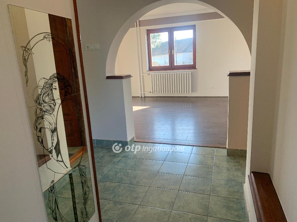 Eladó családi ház, Tiszavasvári, 5. kép