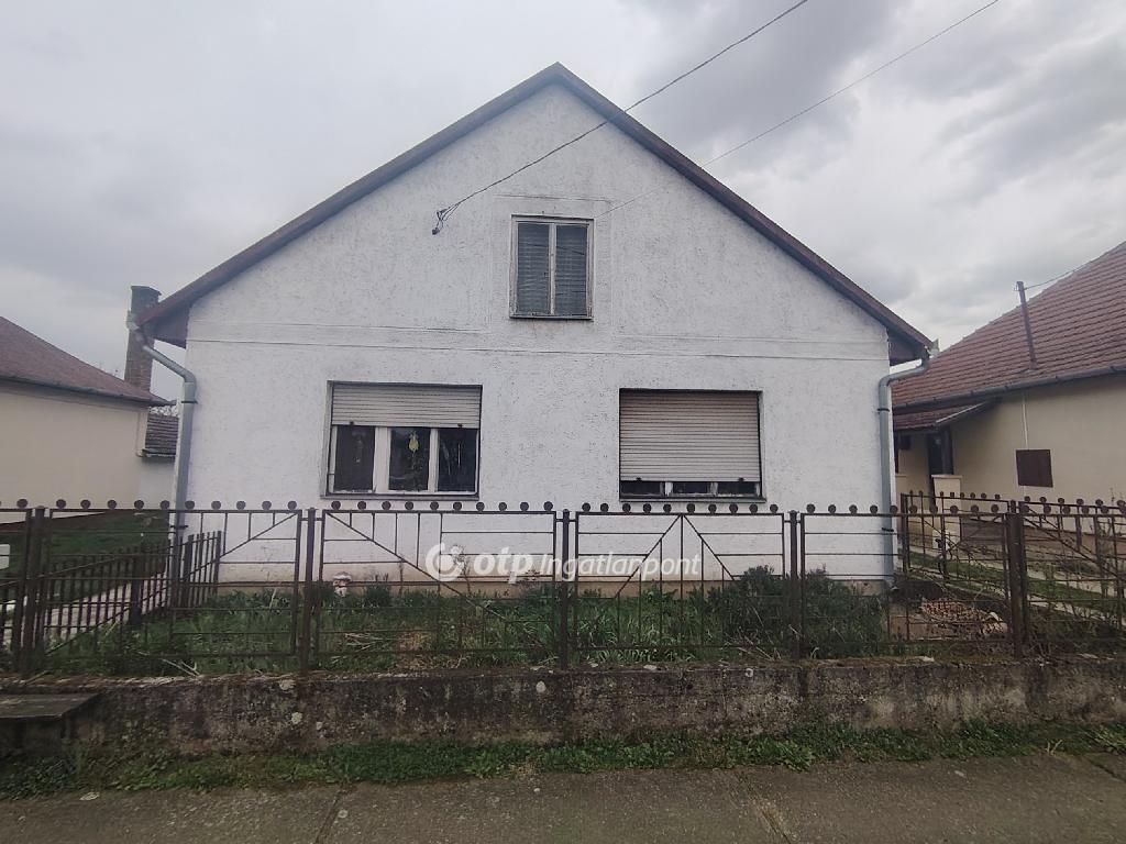 Eladó családi ház, Fehérgyarmat