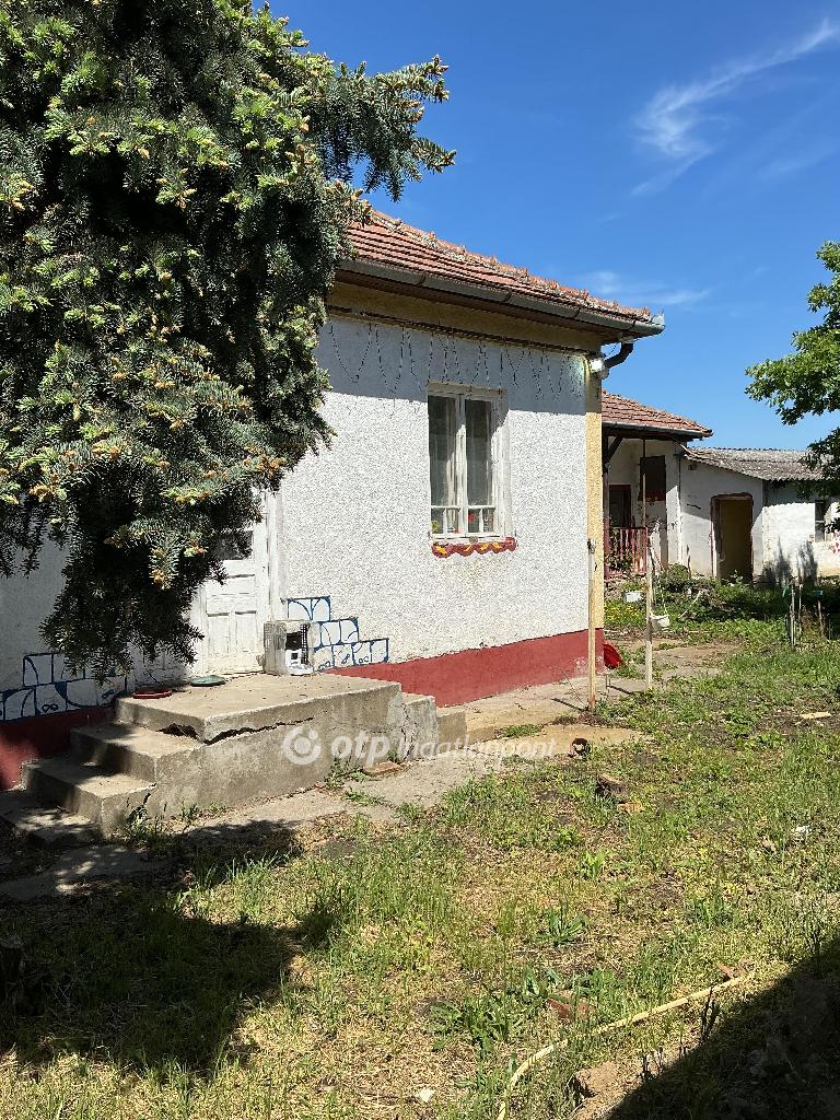 Eladó családi ház, Demecser